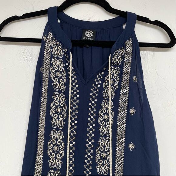 Bobeau Blue Embroidered Sleeveless Boho Blouse Womens S Flowy Summer Beachy - Picture 2 of 7
